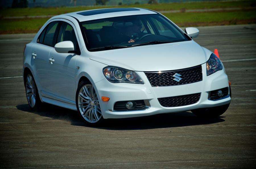  Suzuki Kizashi Sport 2011 года  (фото 34 из 63)